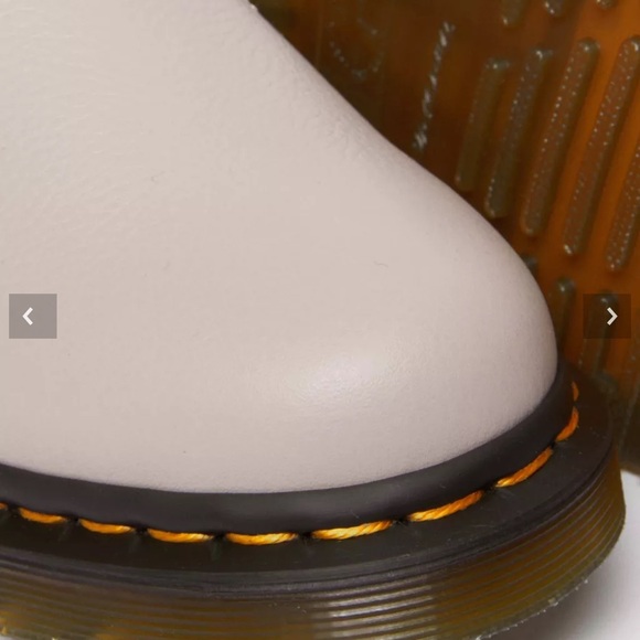 Dr. Martens Chelsea 2976 Virginia Boot - Picture 14 of 15